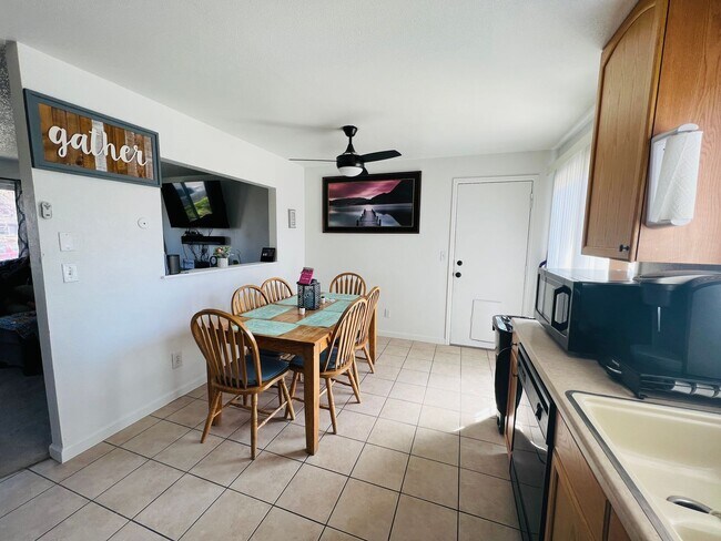 Foto del edificio - Showings start on 7/10/25 - Great 3 BR 2 b...