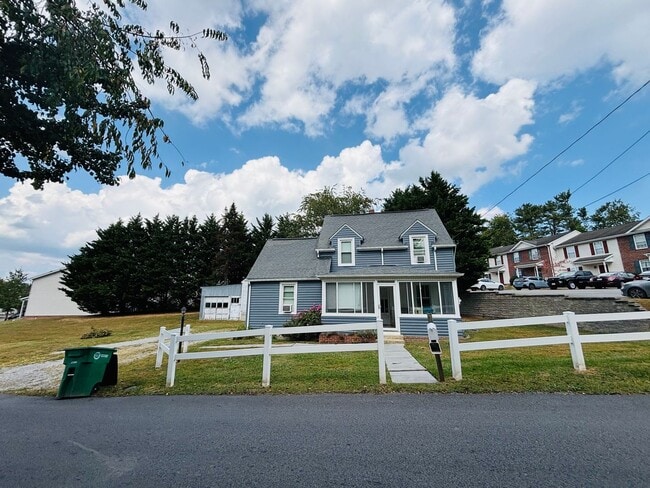 3 Bedroom 2 Bathroom house - 3 Bedroom 2 Bathroom house