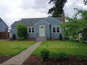 Building Photo - 3027 W Cleveland Ave