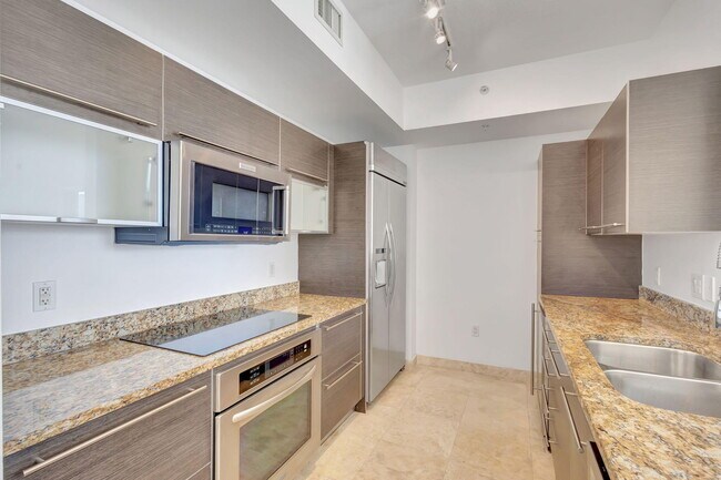 Building Photo - 550 Okeechobee Blvd