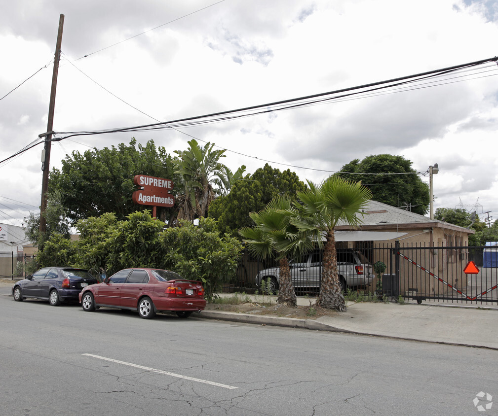Primary Photo - Supreme Apartments