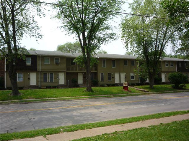Primary Photo - 102 E 35th St
