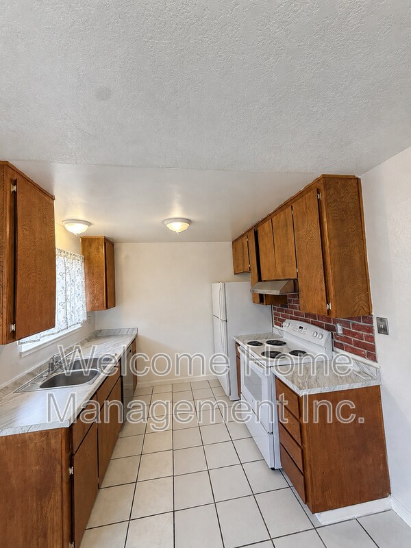 Foto del edificio - 2225 Hillsborough Ct
