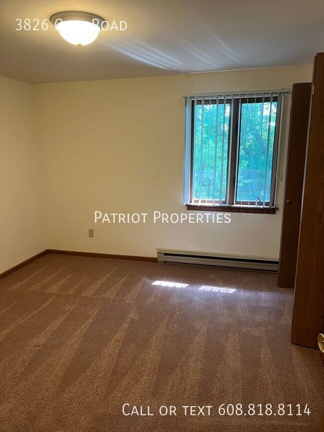 Building Photo - 1 bed/1 bath plus den in Madison, WI!