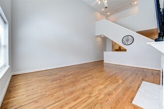 Building Photo - 650 Westcross St Building Photo - 650 Westcross St