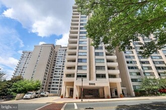 Building Photo - 5500 Friendship Blvd