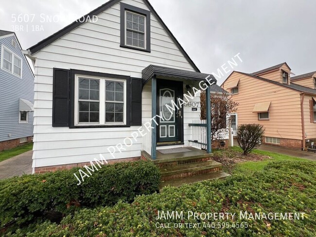 Building Photo - Single Family Home: 3 Bedroom, 1 Bathroom ...