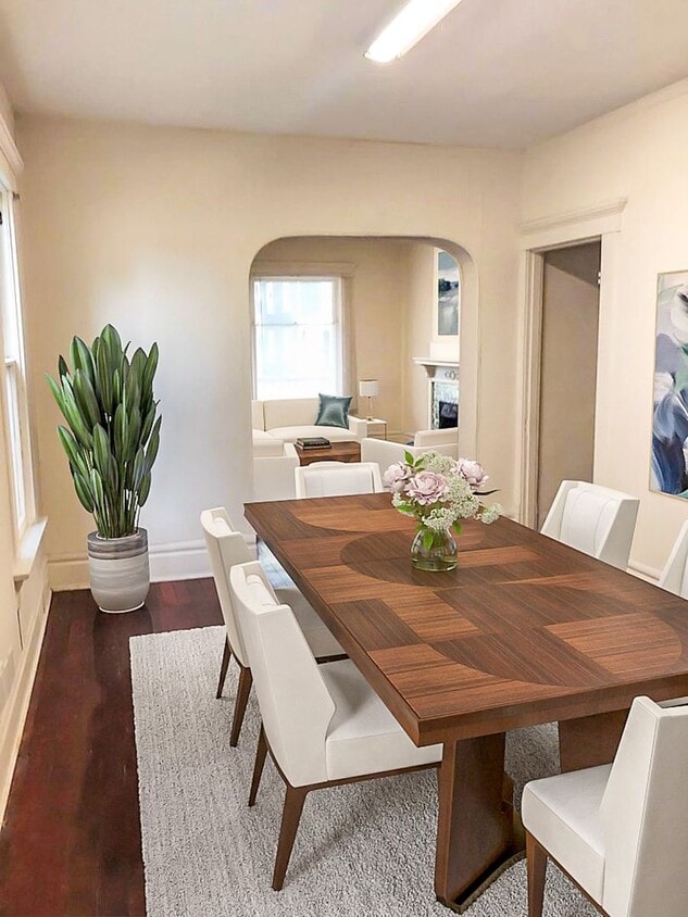 Foto principal - 4 BEDROOMS and 2 FULL BATHS House Availabl...