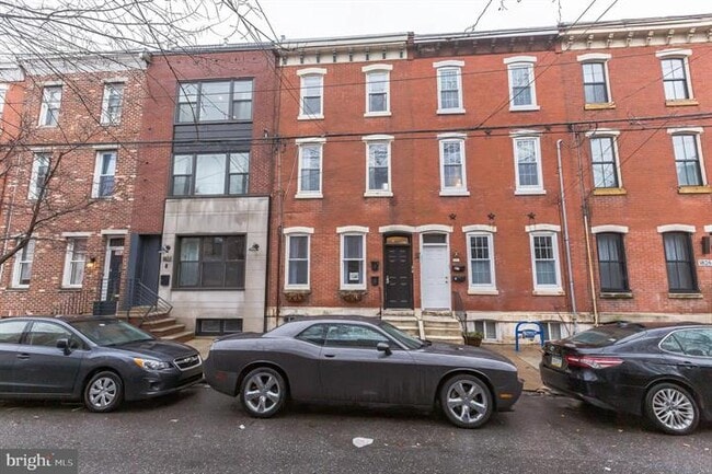Building Photo - 1824 Catharine St