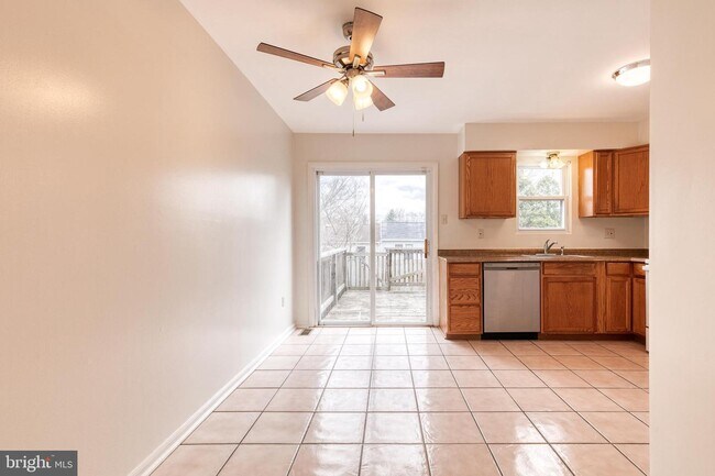 Building Photo - 625 Glynock Pl