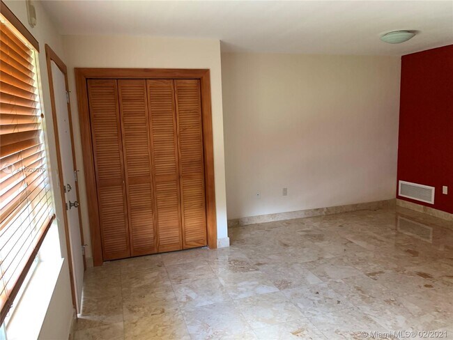 Building Photo - 3881 W Flagler St