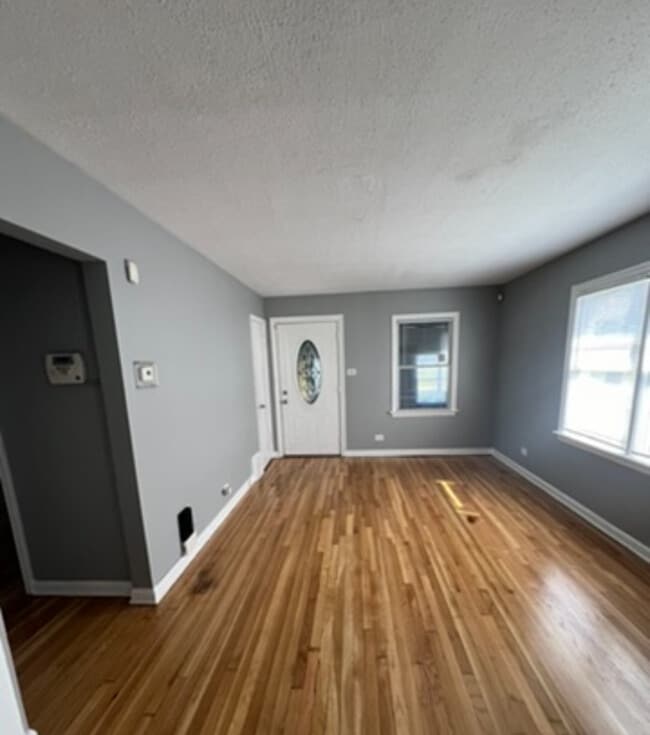 Building Photo - 13712 S Wentworth Ave