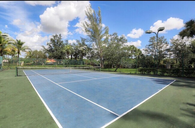 Foto del edificio - 28151 Dovewood Ct