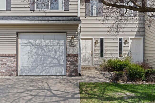 Foto del edificio - 4930 N Orchid Ln