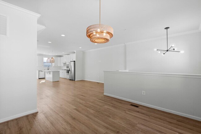 Building Photo - 3 Bed 2.5 Bath - Clarksburg Townhouse - Attached 2 Car Garage