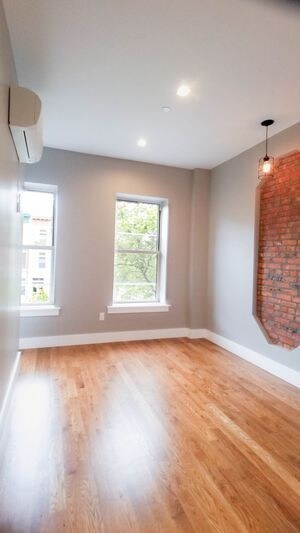 Foto del edificio - 909 St Marks Ave
