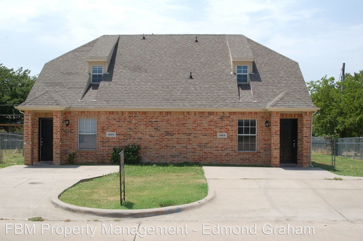 Primary Photo - 400 Kings Way Dr