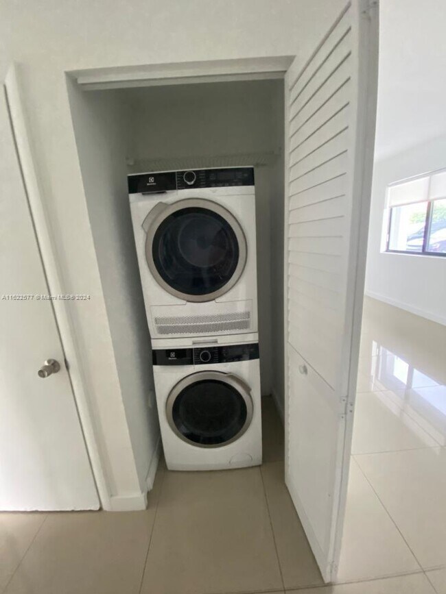 Foto del edificio - 423 E 27th St