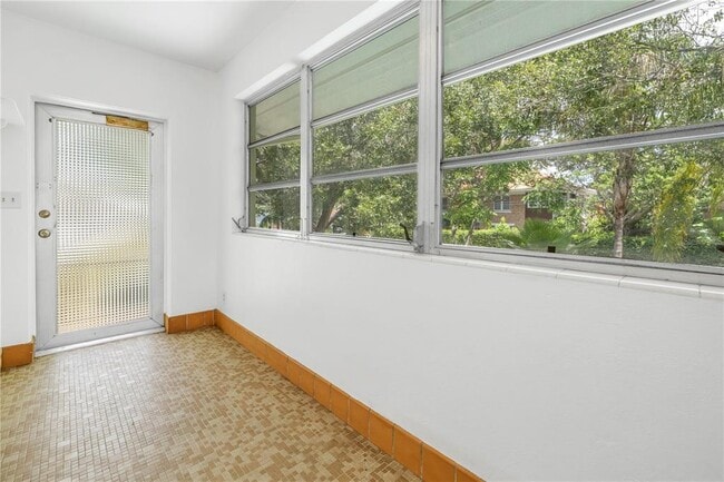 Foto del edificio - 356 14th Ave NE