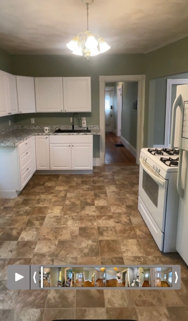 Kitchen (new) - 65 Hancock St