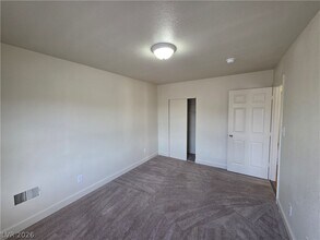 Building Photo - 1590 Mustang Dr