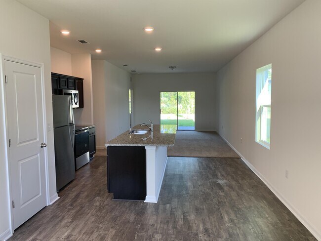 Foto del edificio - 3074 Neverland Dr