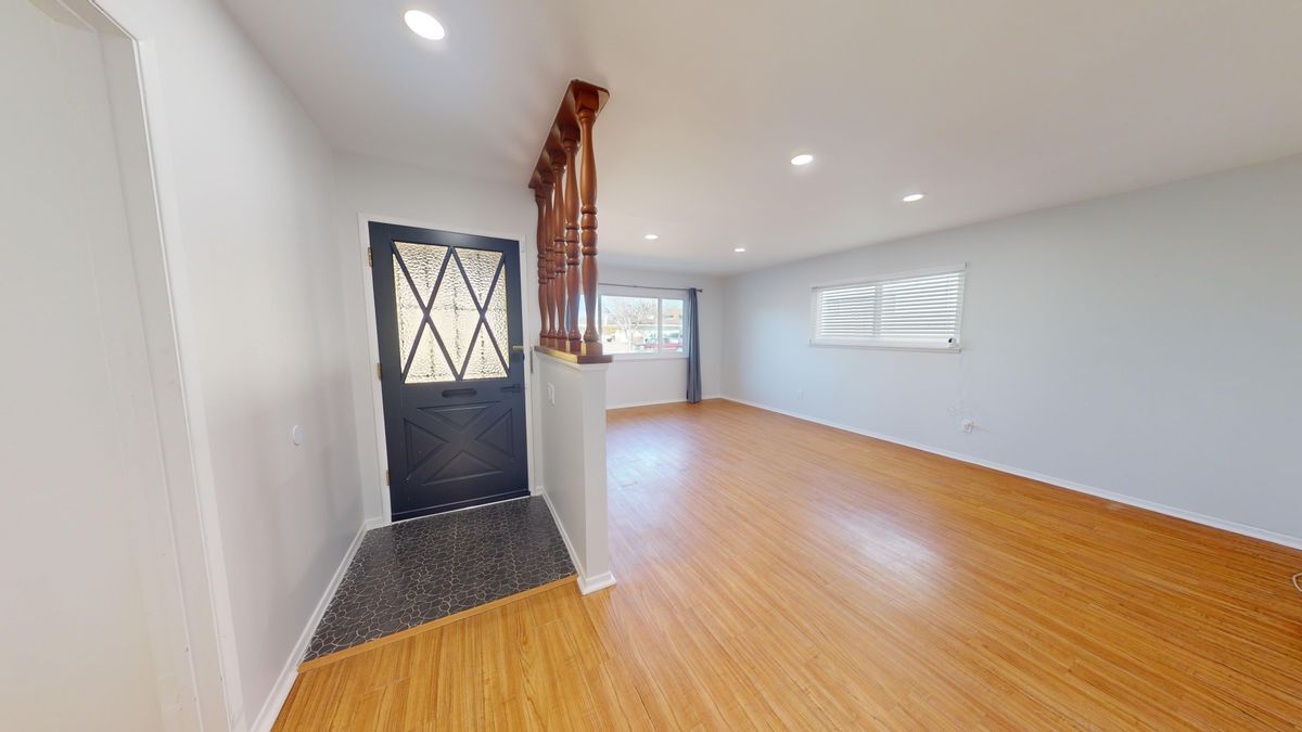 Primary Photo - 1102 E Ave J5