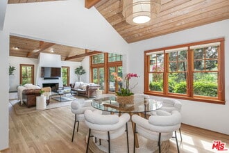 Building Photo - 27 Latimer Rd