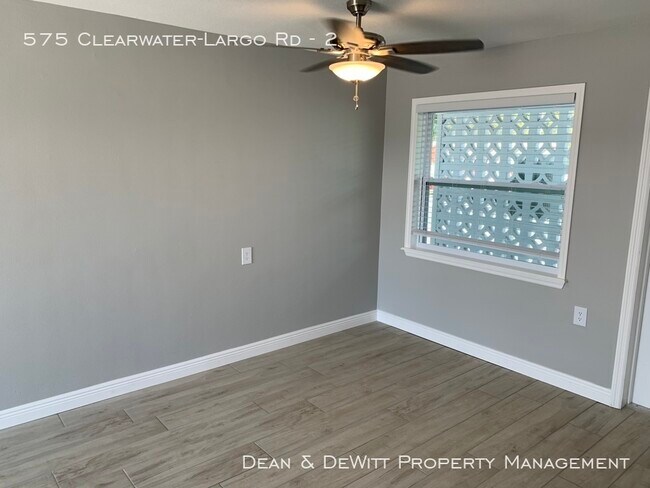 Building Photo - 575 Clearwater Largo Rd N