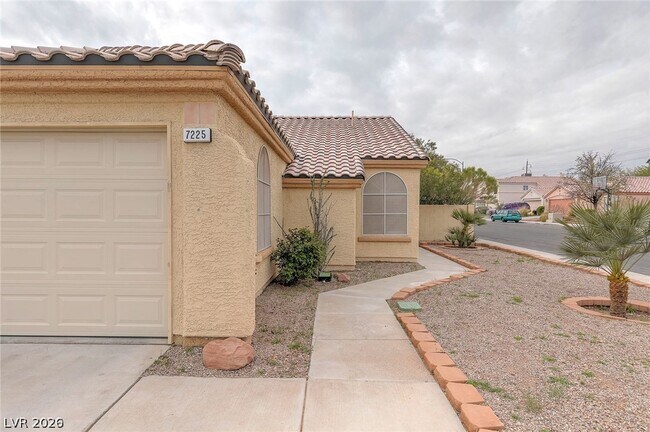 Foto del edificio - 7225 Scenic Hills Dr