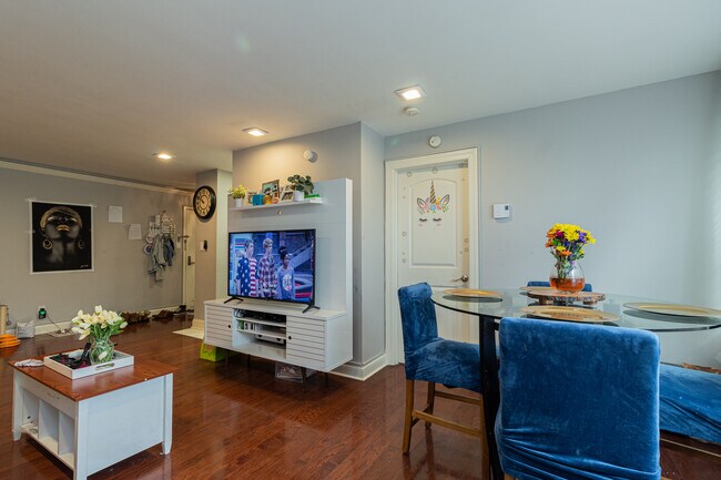 Foto del edificio - 821 Jersey Ave