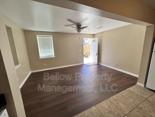 Building Photo - 4809 Thrush St