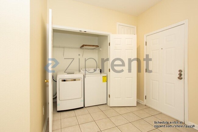 Foto del edificio - 7801 Point Meadows Dr