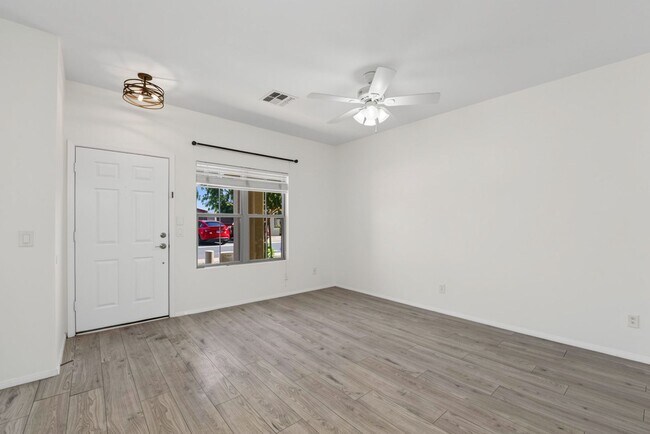 Building Photo - Resort-Style Living in Tempe | Updated 3 Bed + Private Putting Green
