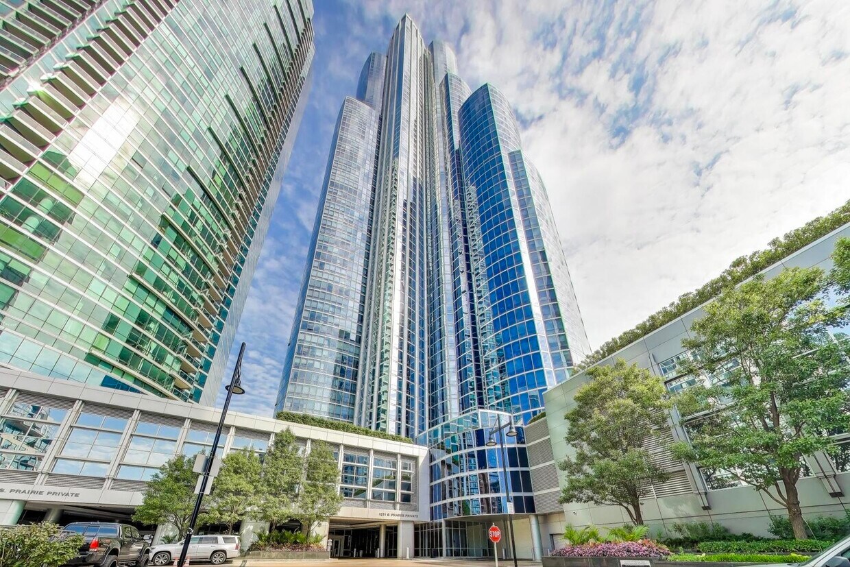 Foto principal - 1211 S Prairie Ave