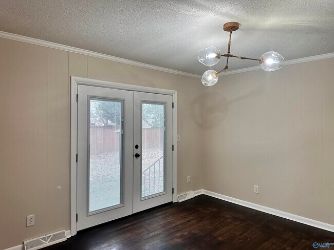 Foto del edificio - 326 Drake Ave SW