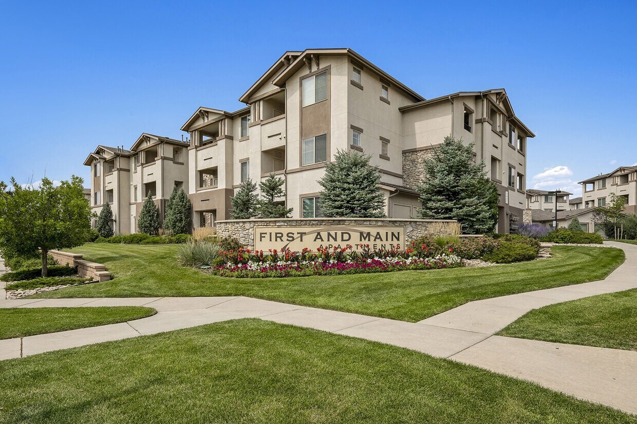 Foto principal - First and Main Apartments