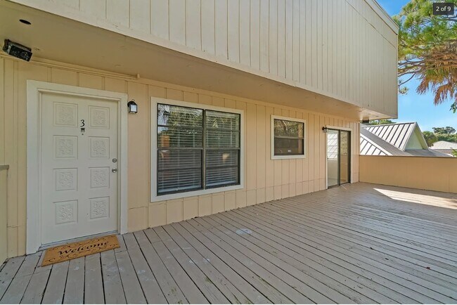 Building Photo - 855 16th Pl