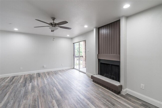 Building Photo - 5132 Amesbury Dr