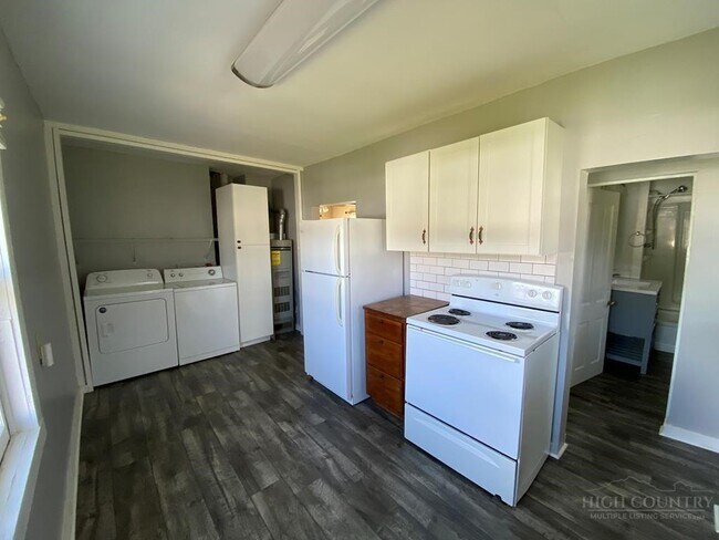 Foto del edificio - 2 W 4th St