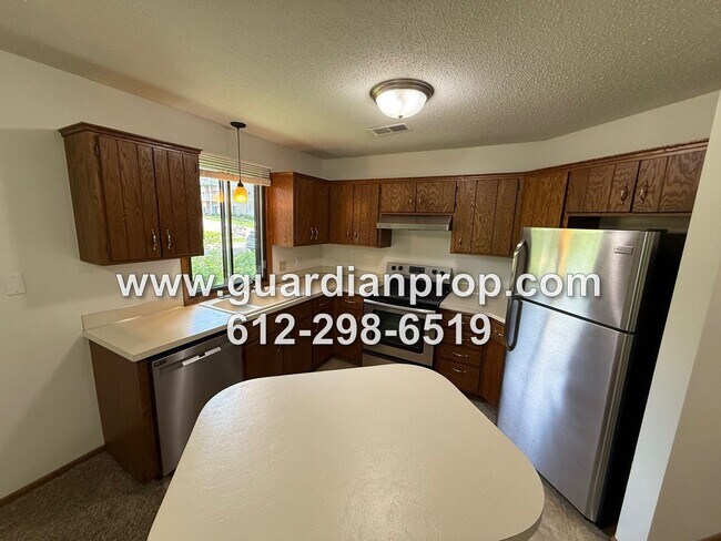 Foto del edificio - One Level End Unit Townhouse Available Now...