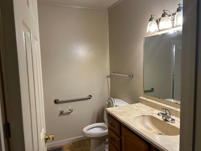 Foto del edificio - 812 Springmont Dr