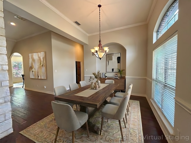 Foto del edificio - 710 Huntwick Ln