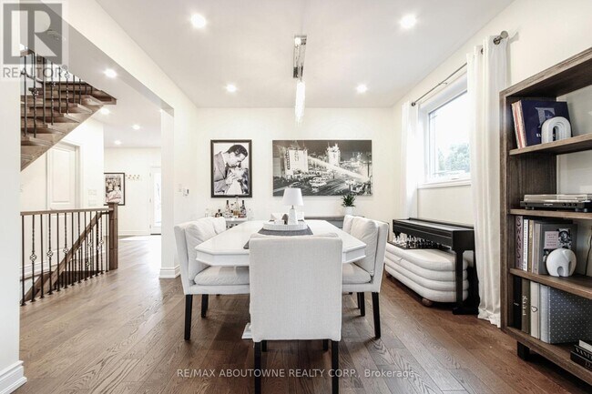 Photo du bâtiment - 3301 Nadine Crescent