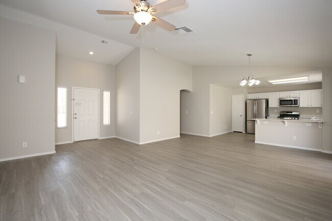Building Photo - 430 Don Pedro Cir