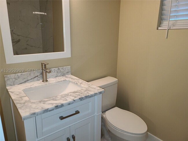 Foto del edificio - 4491 SE Roaring Brook Way