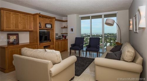 Foto del edificio - 8926 Collins Ave