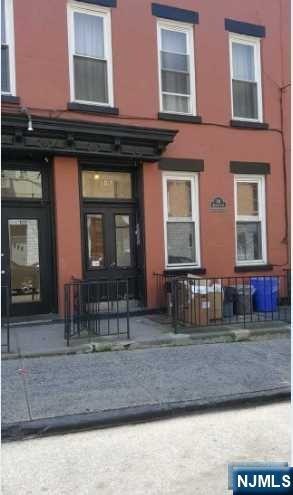 Foto principal - 107 4th St