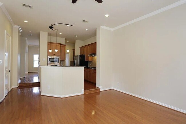 Foto del edificio - 5615 Winsome Ln