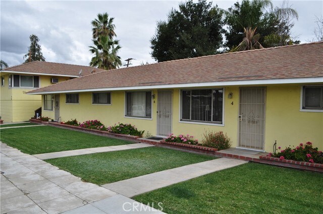 Building Photo - 6 W Cypress Ave